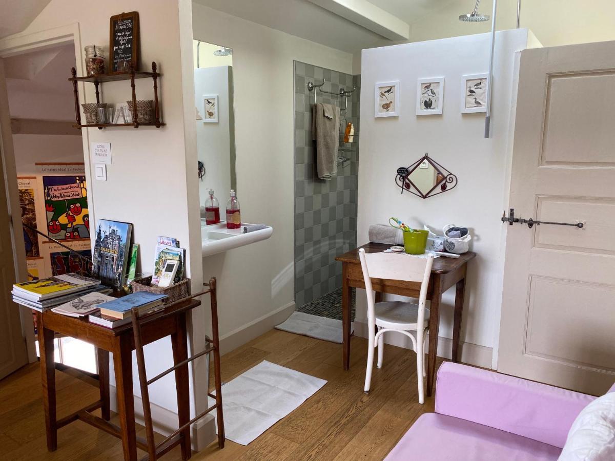 Chez L'Antiquaire Bed and Breakfast Hauterives Buitenkant foto