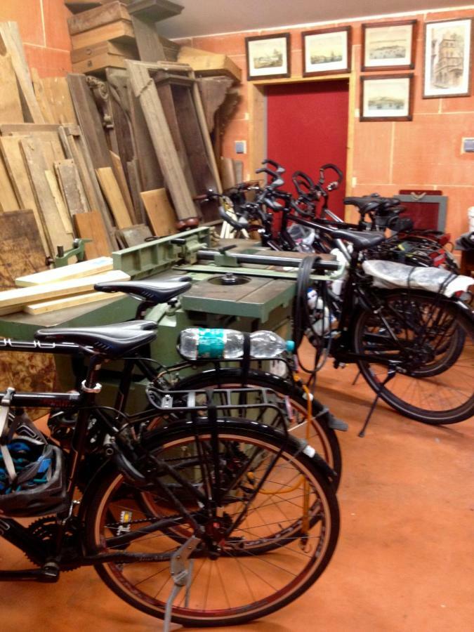 Chez L'Antiquaire Bed and Breakfast Hauterives Buitenkant foto