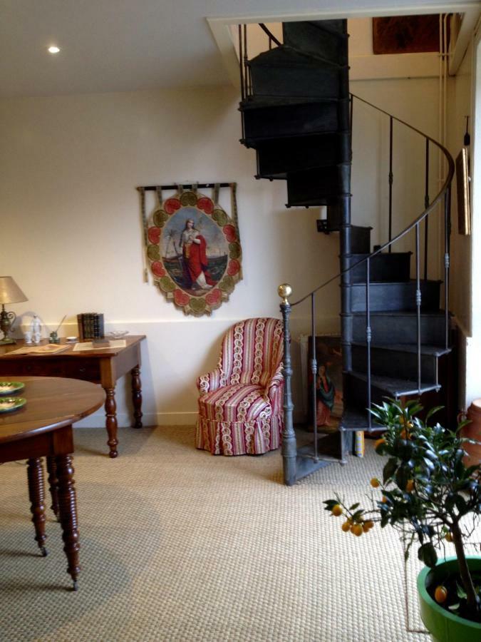 Chez L'Antiquaire Bed and Breakfast Hauterives Buitenkant foto